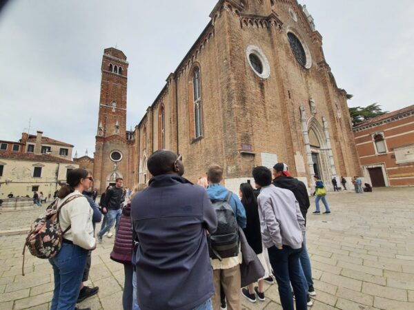 Venice: City Wonders Group Walking Tour With a Guide - Meeting Point