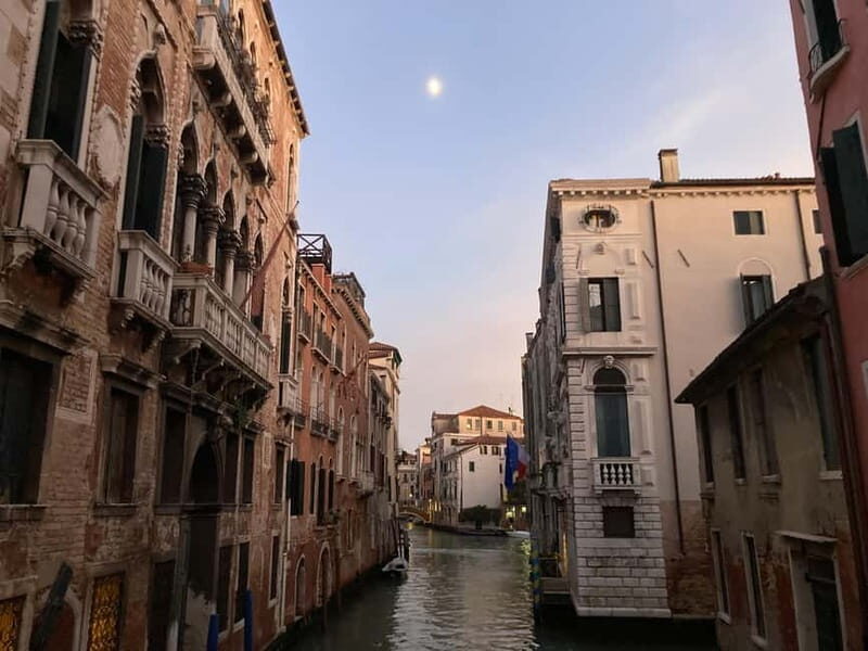 Venice: Crimes, Legends, and Mysteries Sunset Tour - The Itinerary Breakdown