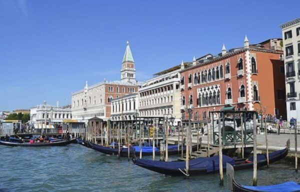 Venice: Doges Palace and Basilica Skip-the-Line Guided Tour - Meeting Point