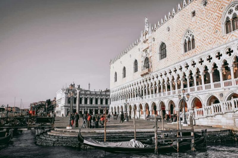 Venice: Doge's Palace, Bridge of Sighs, Prisons, Correr & Audio Guides - How the Tour Works