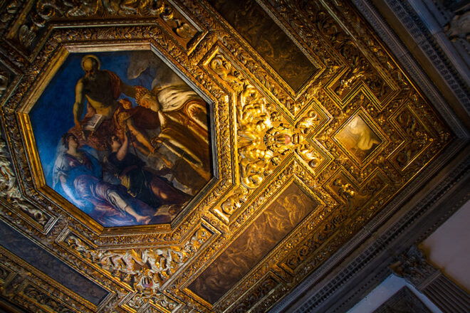 Venice: Doges Palace, Prison, and Secret Passageways Tour - Accessibility Considerations
