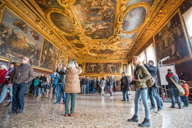 Venice: Doges Palace Reserved Entry Ticket - Selecting Participants and Date