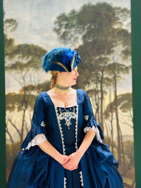 Venice: Dress-Up Experience - Accessibility and Group Size Details