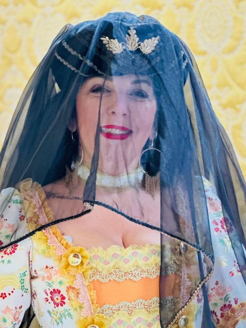 Venice: Dress-Up Experience - Inclusions