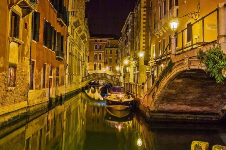 Venice: Enchanting Evening Tour - Tour Overview
