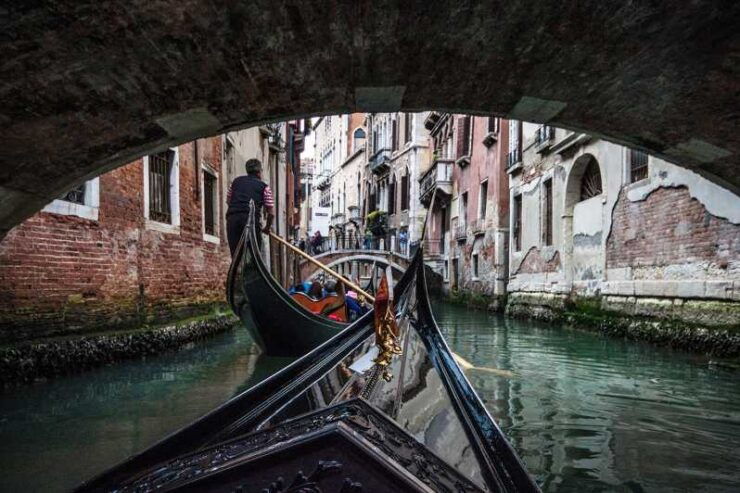 Venice: Evening Gondola Ride and Ghosts & Legends Tours - Pricing and Booking Options