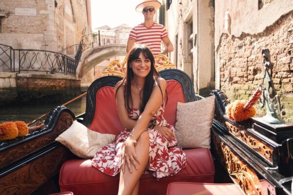 Venice: Exclusive Photoshoot in Hidden Locations - Fast Photo Delivery Process