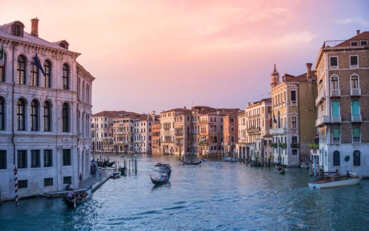 Venice: Express Walk With a Local in 90 Minutes - Booking Information
