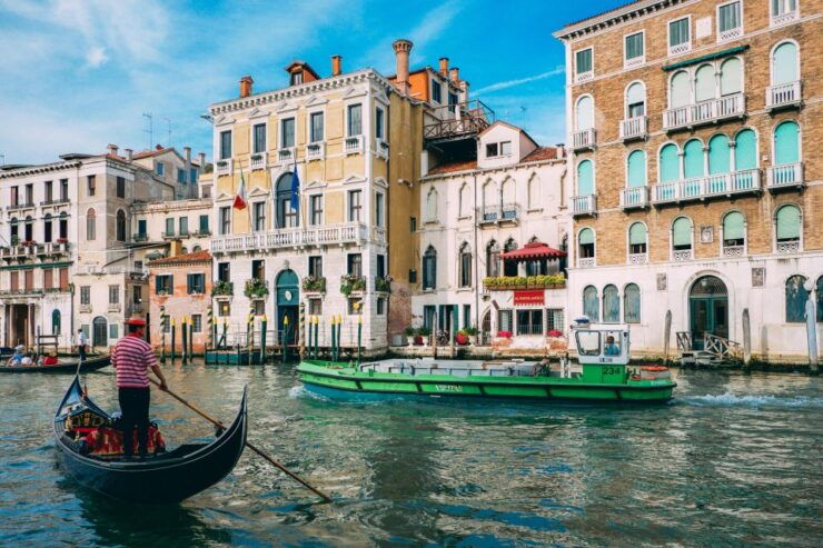 Venice: Express Walk With a Local in 90 Minutes - Experience Highlights