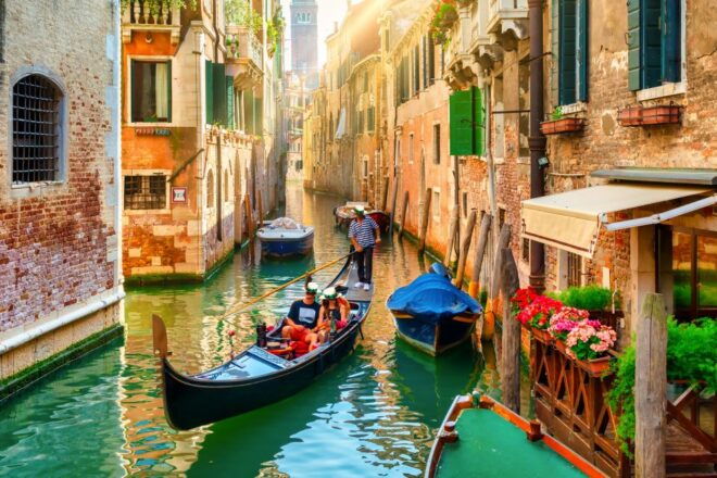 Venice: First Discovery Walk and Reading Walking Tour - Inclusions and Exclusions