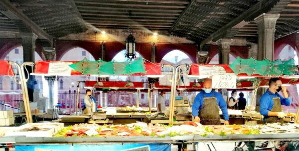 Venice: Fish Market Shopping Walking Tour & Home Cooked Meal - Duration