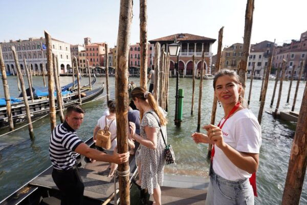 Venice: Food Tasting Tour With Cicchetti Dishes and Wine - Pricing and Availability