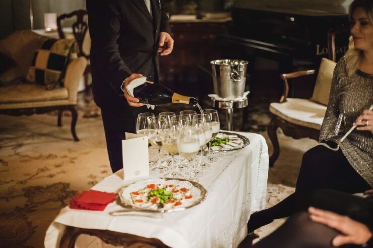 Venice: Gondola Ride and a Gala Dinner in a Venetian Palace - Trip Details