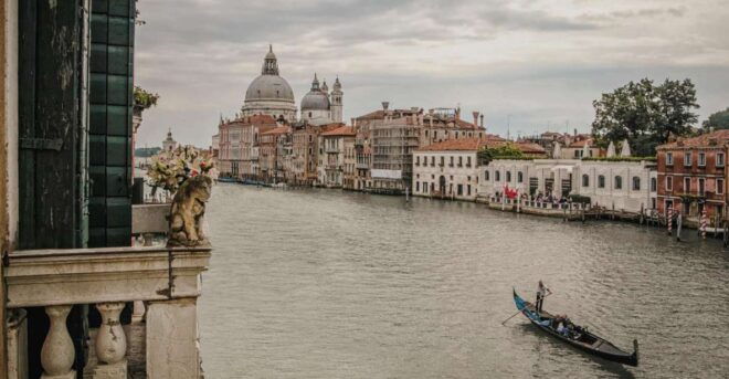 Venice: Gondola Ride and a Gala Dinner in a Venetian Palace - Inclusions and Restrictions