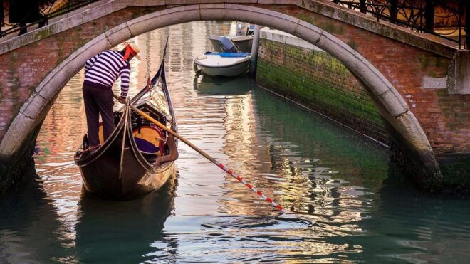 Venice: Gondola Ride & Doges Palace Guided Tour - Booking Information