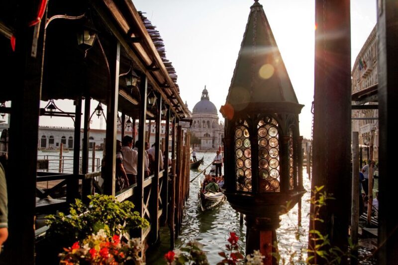 Venice: Gondola Ride with Live Guide or Audio Guide - What to Expect from the Tour