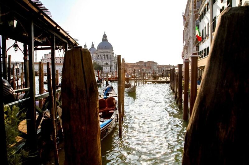 Venice: Gondola Ride with Live Guide or Audio Guide - Authentic Insights from Reviewers