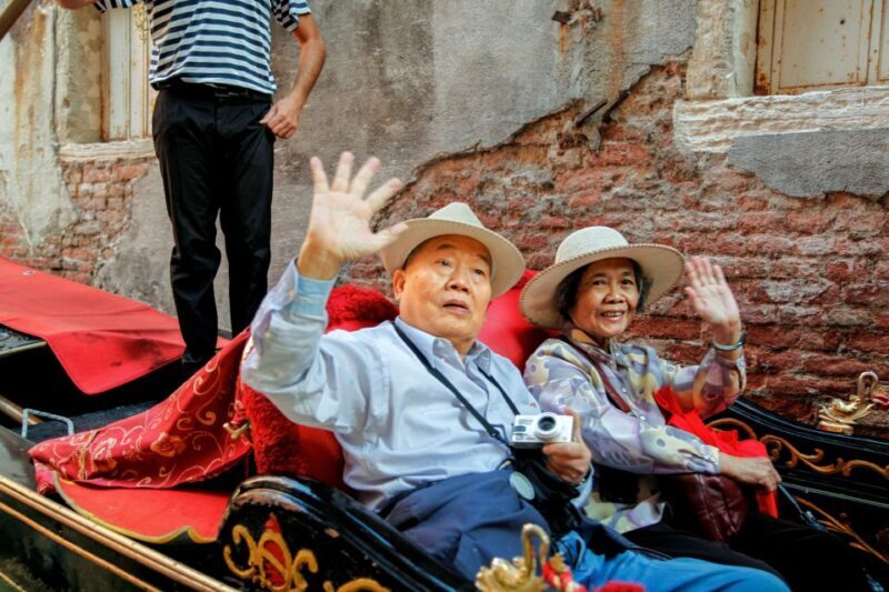 Venice: Gondola Ride with Live Guide or Audio Guide - Why You Should Consider This Tour