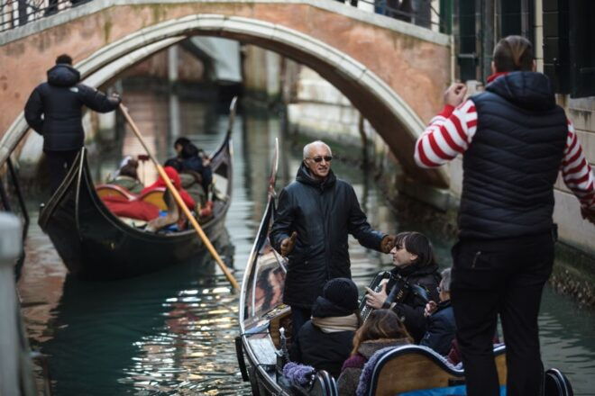 Venice: Gondola Serenade on the Grand Canal With Mask - The Sum Up