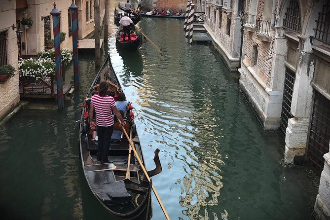 Venice: Grand Canal by Gondola With Commentary - Overview