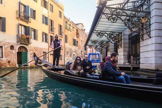 Venice: Grand Canal by Gondola With Commentary - Common Questions