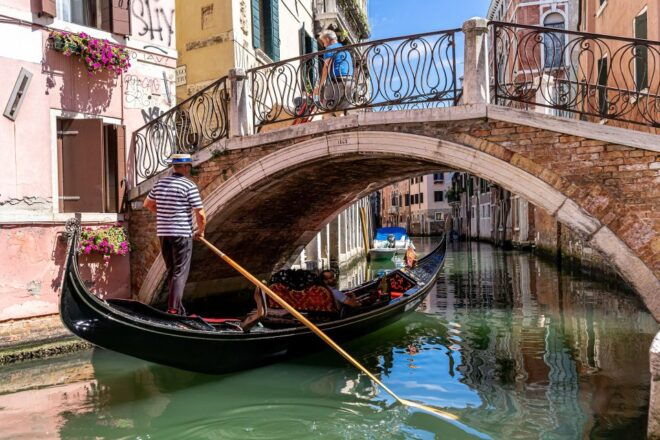 Venice: Grand Canal by Gondola With Live Commentary - Ratings