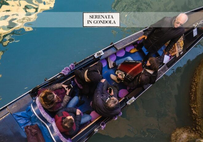 Venice: Grand Canal Private Gondola Ride and Serenade - Important Information