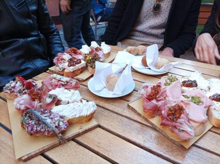Venice: Guided Aperitivo Food Tour - Experiencing Venices Culinary Delights