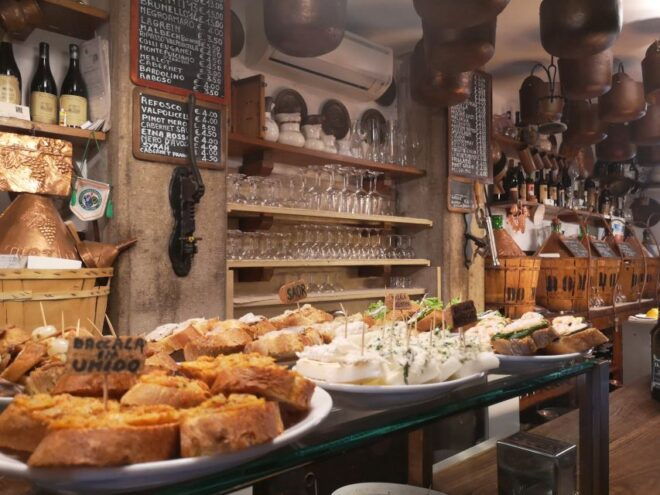 Venice: Guided Ghetto Tour by Night, Food Tastings & Spritz - Full Description of the Tour