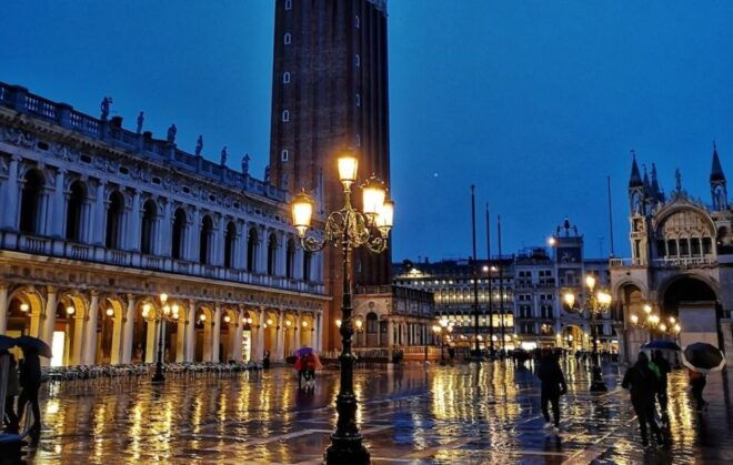 Venice: Guided Night Walking Tour & Saint Marks Basilica - Booking Information