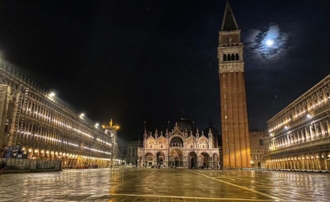 Venice: Guided Night Walking Tour & Saint Marks Basilica - Customer Reviews