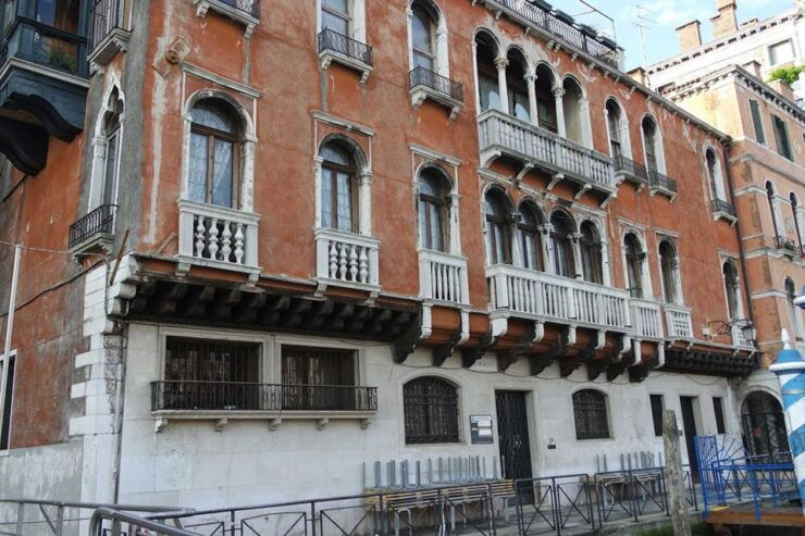 Venice: Heart of the Floating City Self-Guided Walking Tour - Experience Highlights
