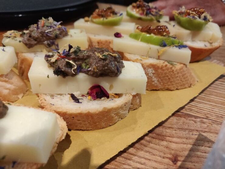 Venice: Local Fish Market With Cicchetti, Lunch, and Wine - Tour Highlights