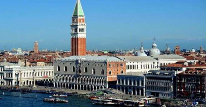 Venice LUXURY Private Day Tour With Gondola Ride From Rome - Languages and Pickup