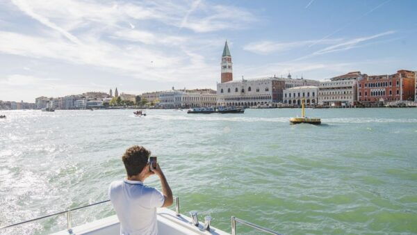 Venice: Murano and Burano Boat Trip With Glass Blowing Show - Frequently Asked Questions