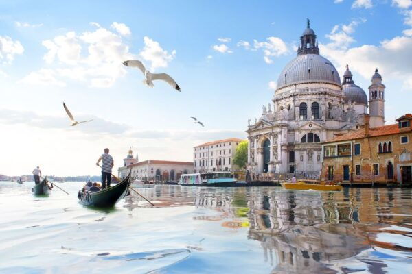 Venice: Murano and Burano Half-Day Lagoon Trip - Discover the Crochet Work and Brightly Colored Houses of Burano