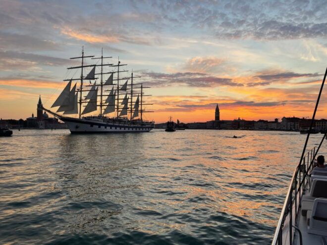 Venice: Night Catamaran Cruise of the Lagoon - Inclusions