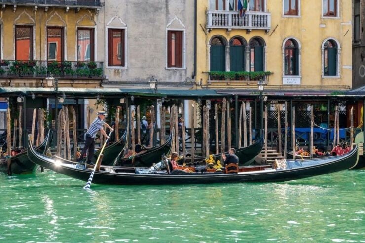 Venice: Off the Beaten Path Private Gondola Ride - Duration and Starting Times of the Activity