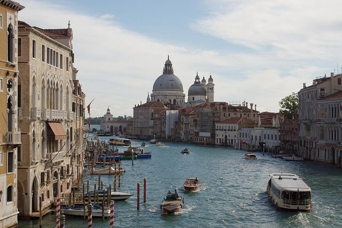 Venice Personalized Private Walking Tour With Official Tour Guide - Meeting Point and Pickup Information