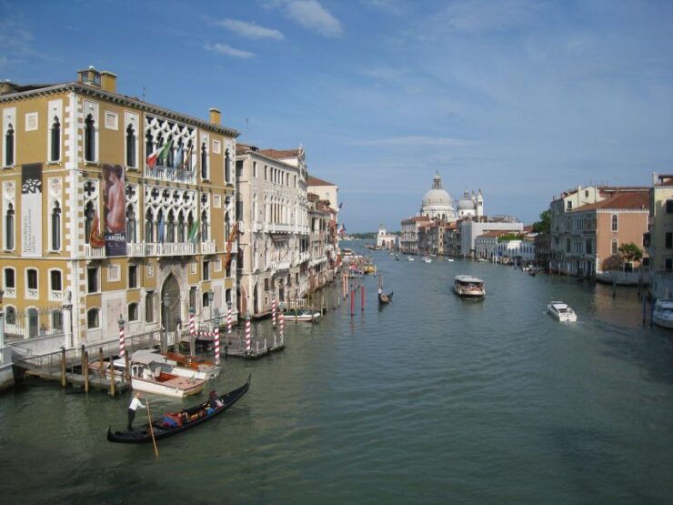 Venice: Private 2-Hour Walking Tour - Tour Pricing and Duration