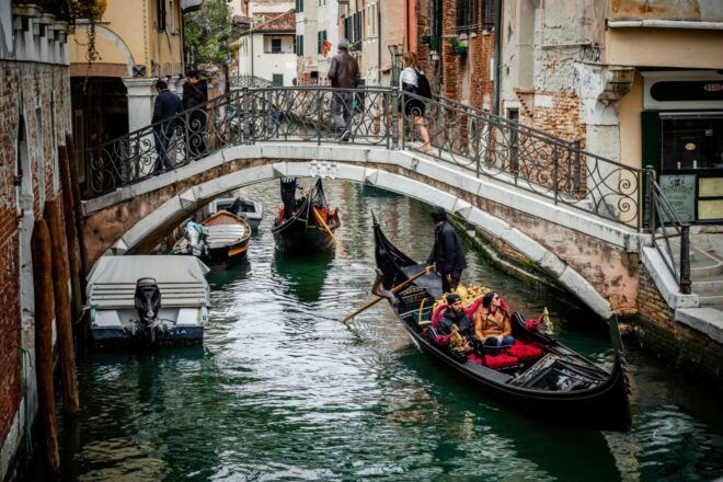 Venice: Private 2-Hour Walking Tour - Customer Reviews and Meeting Point