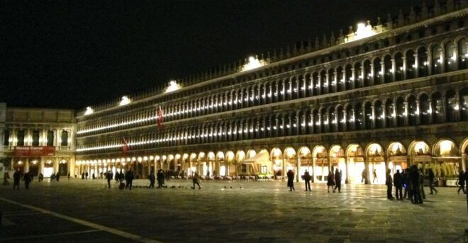 Venice: Private Ghost Tour and Gondola Ride - Frequently Asked Questions