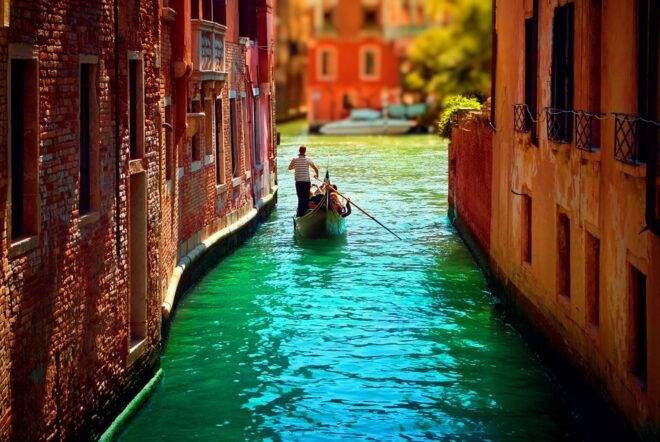Venice: Private Gondola Cruise for up to 5 Passengers - Customer Reviews