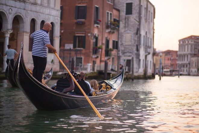 Venice: Private Gondola Ride Experience - Tips for Your Ride