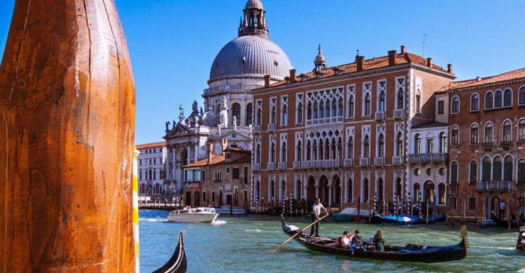 Venice: Private Gondola Ride for up to 5 People - Memorable Experience Highlights