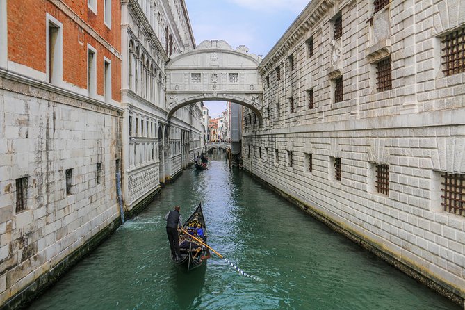 Venice Private Guided Tour & Gondola Ride - Inclusions