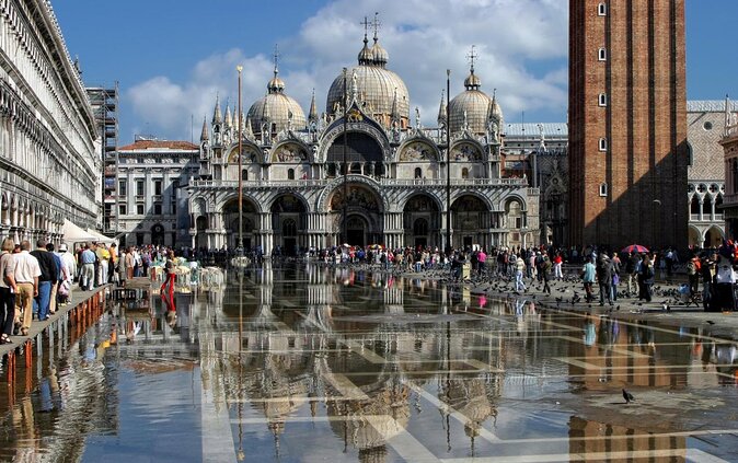 Venice: Private Half Day Guided Tour and Gondola Experience - Pricing and Booking Information