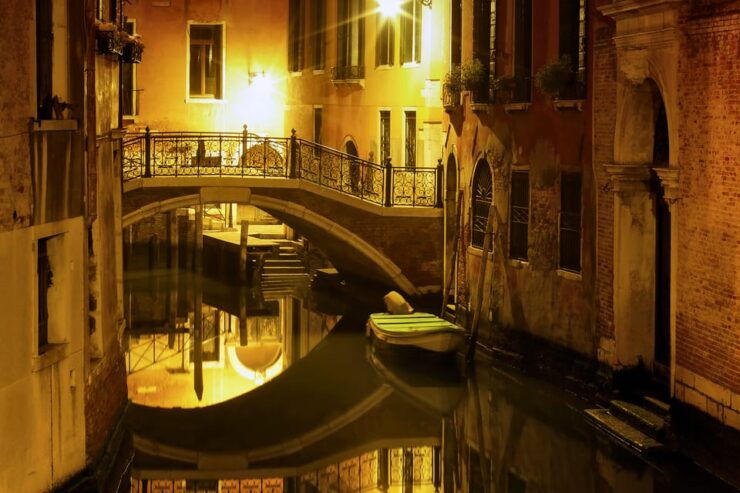 Venice: Private Nighttime Gondola Ride - Good To Know