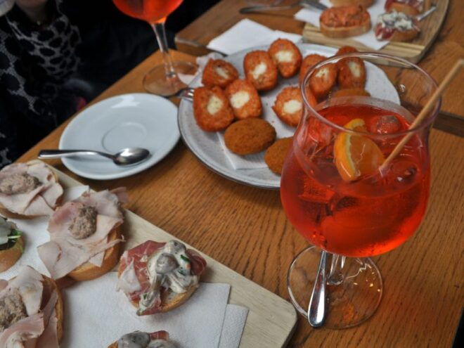 Venice: Private Walking Tour With Local Food & Wine Tasting - Important Information