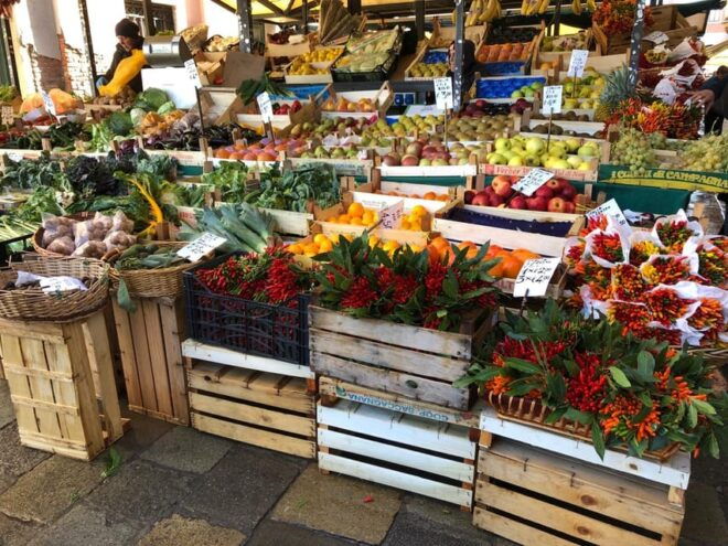Venice: Rialto Market Tour With Aperitivo at Locals Home - Experience Highlights